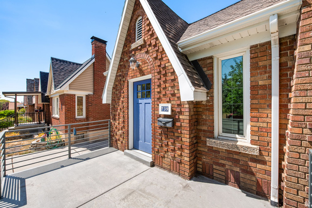 739 E Bryan Ave