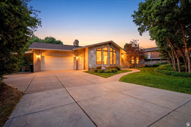 2465 E Woodland Dr
                     MLS #2172471