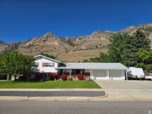610  Holiday Dr
                     MLS #2172529