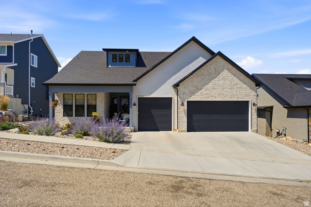 Main photo for 332 E Saddleback Rd #gr42