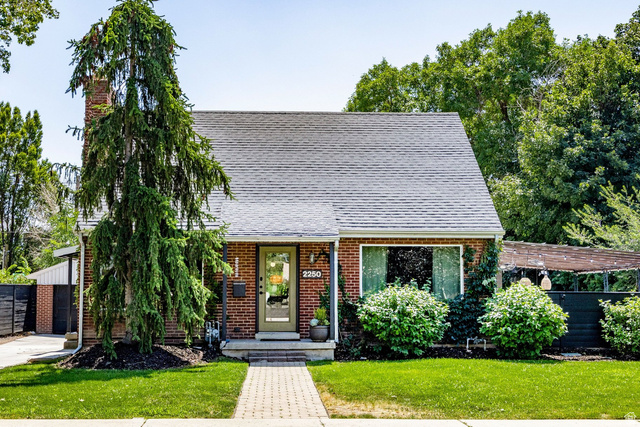2250 E Keller Ln
                     MLS #2172607