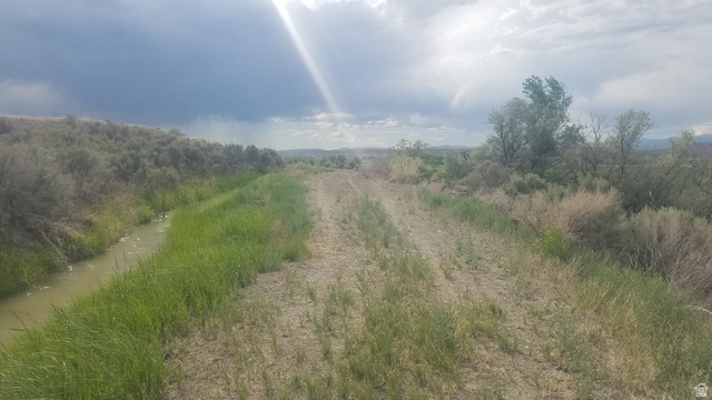 5363 E 4000 S, Myton, UT 84052 — photo 4