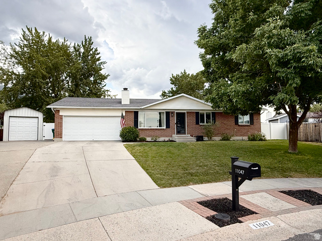 11047 S LAMASA CIR, Sandy UT 84092