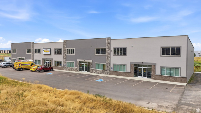 79 W 3100 N, Hyde Park, UT 84106 — photo 3