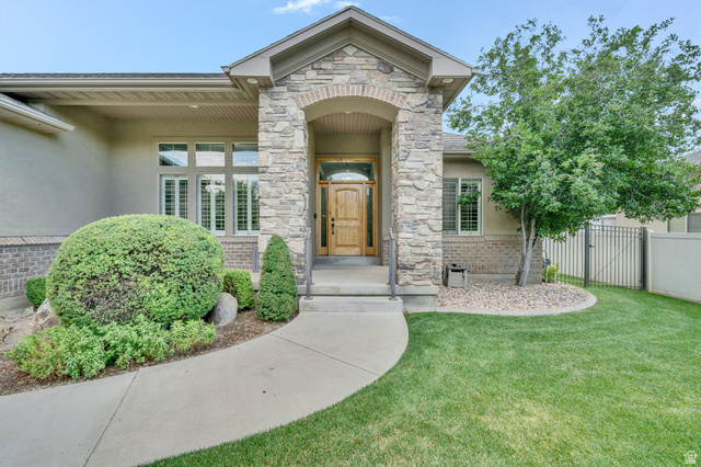 319 W River Rock Rd
                     MLS #2172990
