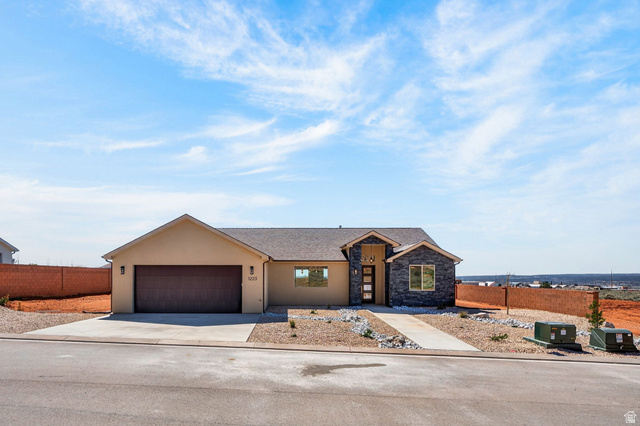 Main photo for 1223 W Kokopelli St