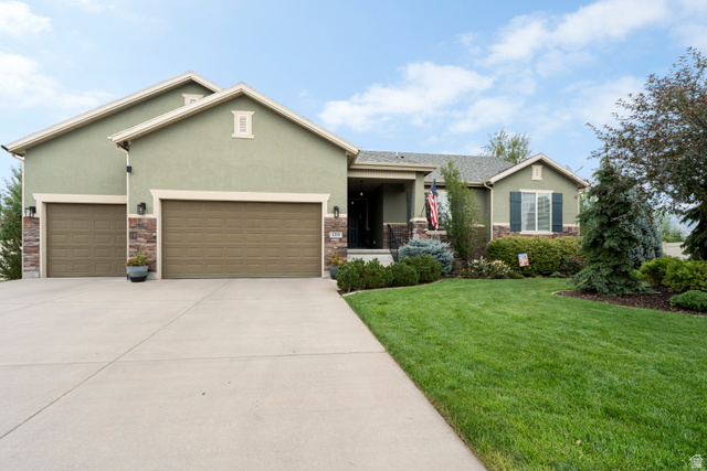1319 S Thoroughbred Cir
                     MLS #2173214