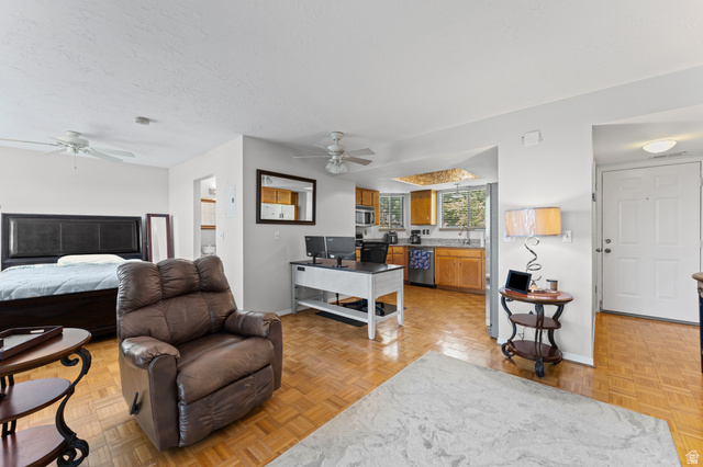 Property in Salt Lake City - View 10