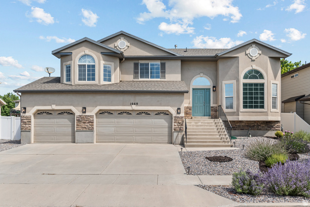 1060 W Oldham Dr
                     MLS #2173450