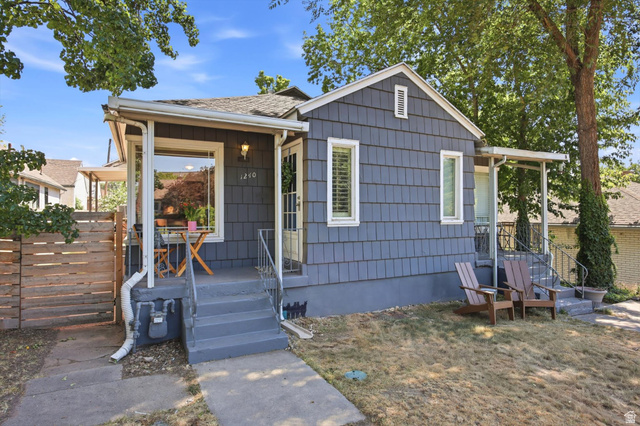 1240 E Parkway Ave
                     MLS #2173562