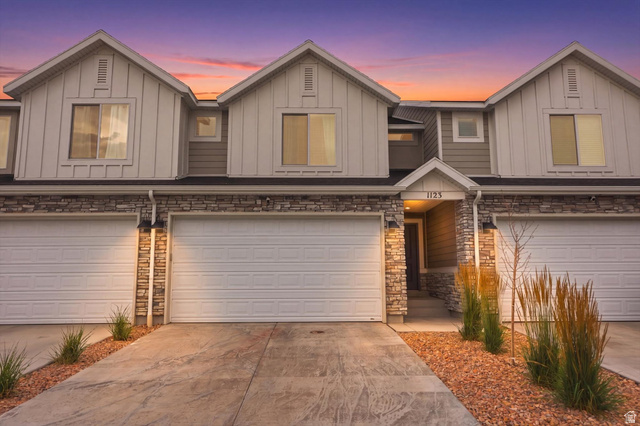 1123 W Hidden Spring Dr
                     MLS #2173619