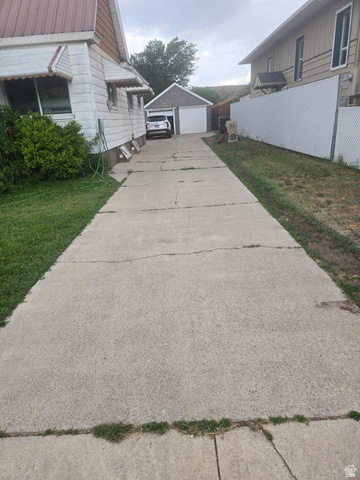 27 Bryner St, Helper, UT 84526 — photo 2