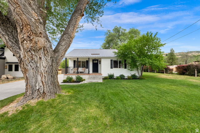 703 N Main St
                     MLS #2173665