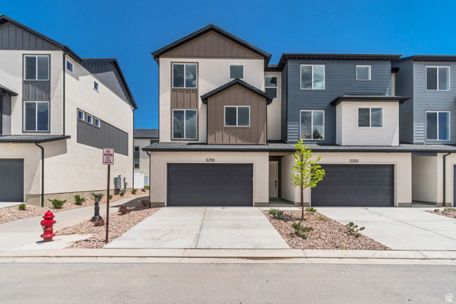 Main photo for 5256 N Greenfield Way #330