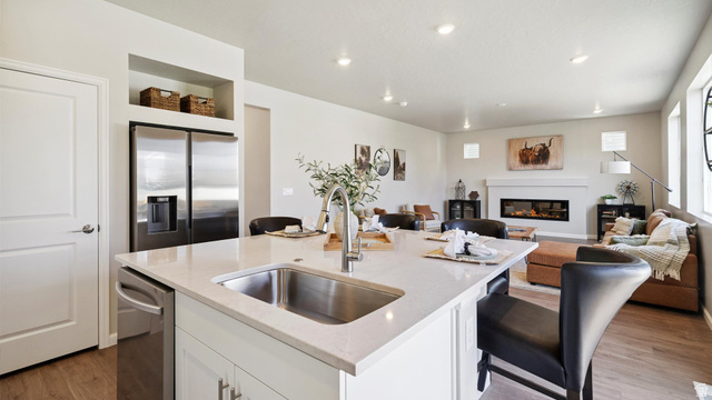 Property in Eagle Mountain - View 9