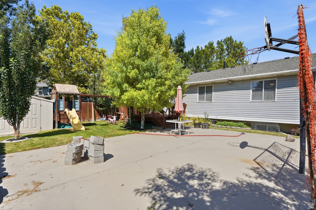 Property in West Jordan - View 34