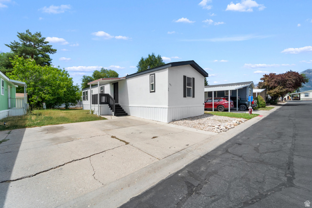 Main photo for 945 N 500 E #36