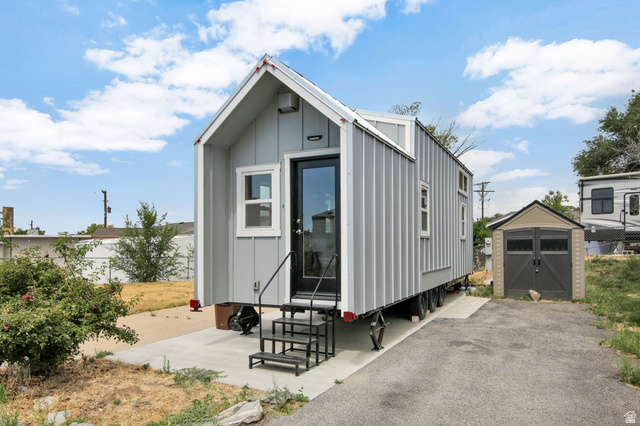 111 BARRINGTON WAY, Layton UT 84041