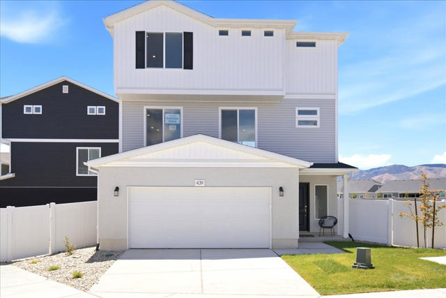 399 E Halls Creek Rd
                     MLS #2173940