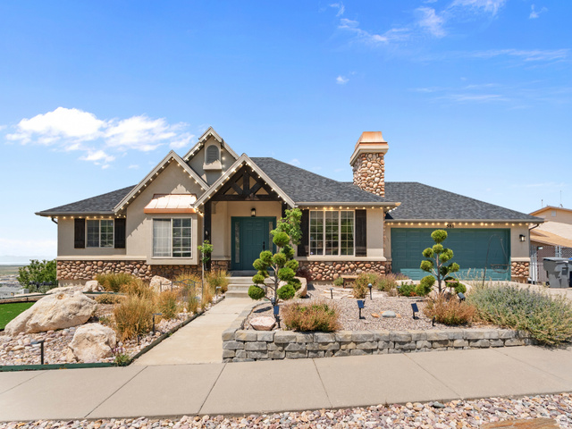 581 E Dorthea Way
                     MLS #2174045