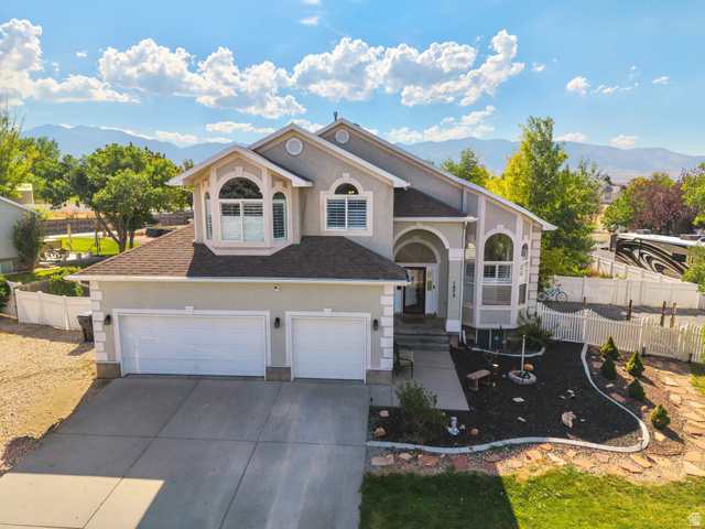 1072  Davenport Dr
                     MLS #2174077