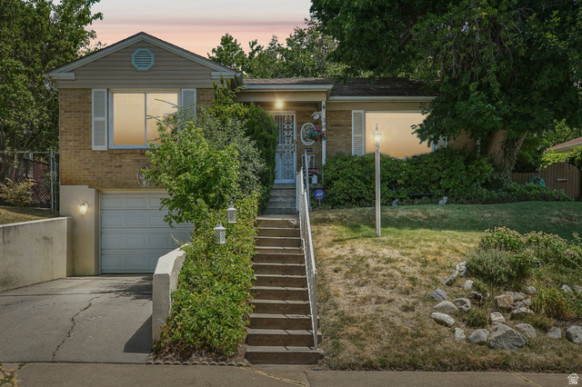 3020  Circle Way
                     MLS #2174205