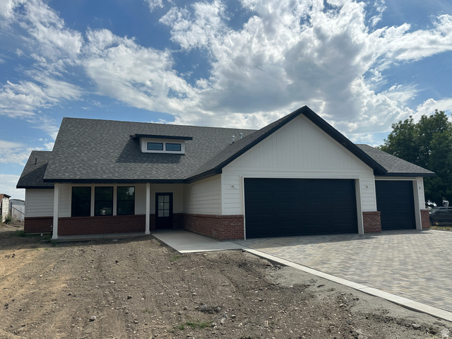 Main photo for 295 W Center St