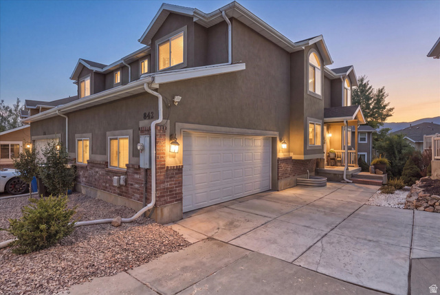 Main photo for 842 N Sapphire St