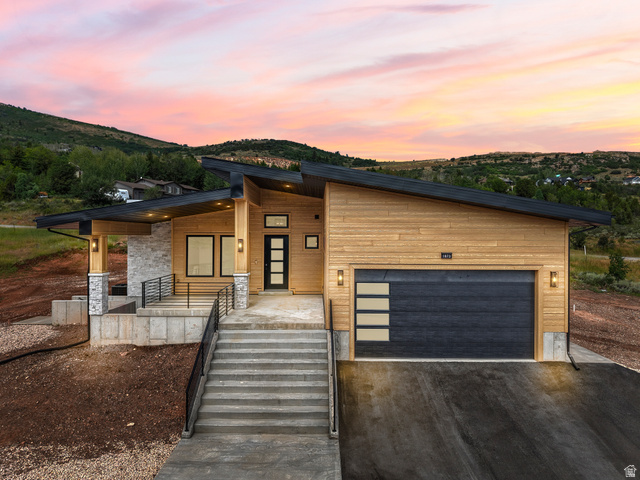 1073 S Mountain Dr
                     MLS #2174258