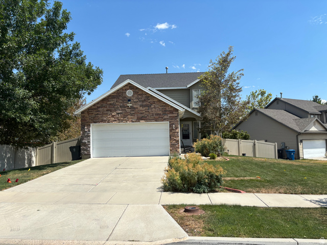 1914 N Thompson Pl
                     MLS #2174567