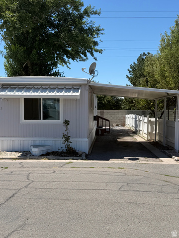 Main photo for 597 N State St ##31