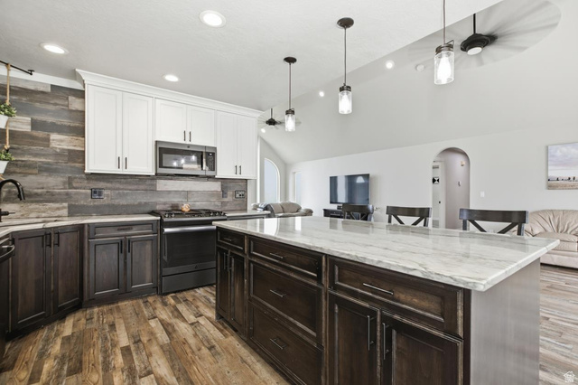 560 E Lower Rock Creek Rd, Inkom, ID 83245 — photo 12