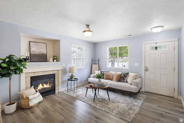 435 E Park Oak Pl
                     MLS #2174855