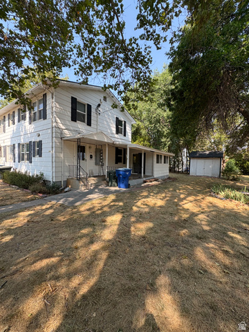 Main photo for 914 E 39th  #137