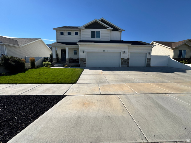227 W Braeburn Ln #lot 8
                     MLS #2174910
