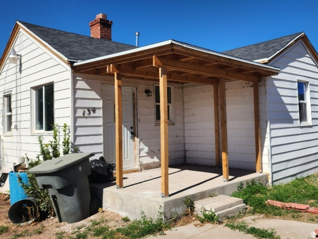 Main photo for 134  6 W