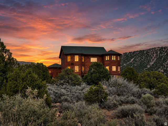 5390 N Eagle Dr, Kenilworth, UT 84529