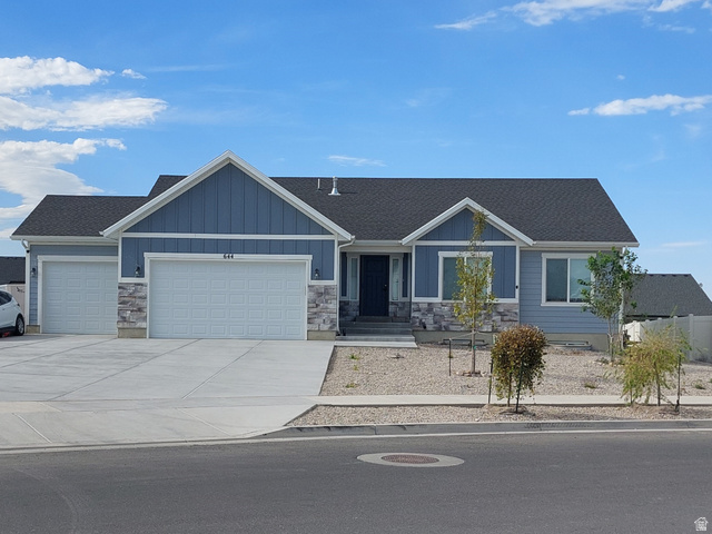 Main photo for 644 W Prairie Hawk Way