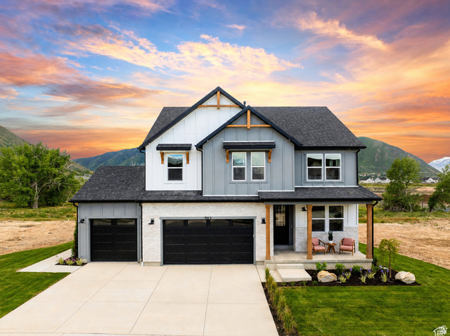 1033 W Paramount Cv
                     MLS #2175104