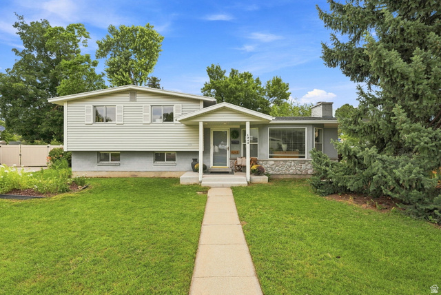 1249 E Greenfield Cir S