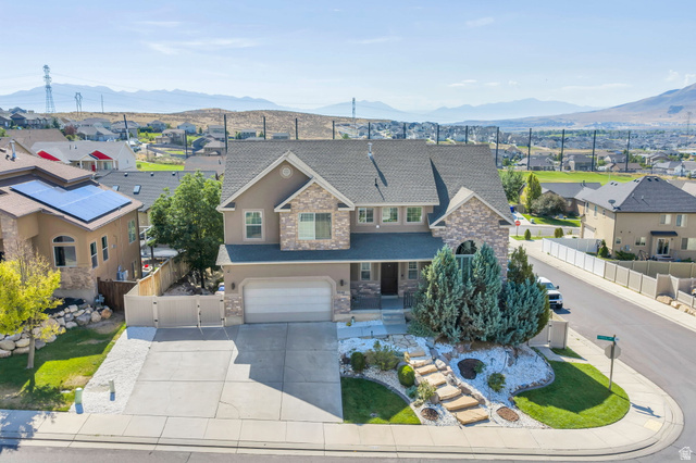 9048 N Clubhouse Ln
                     MLS #2175200