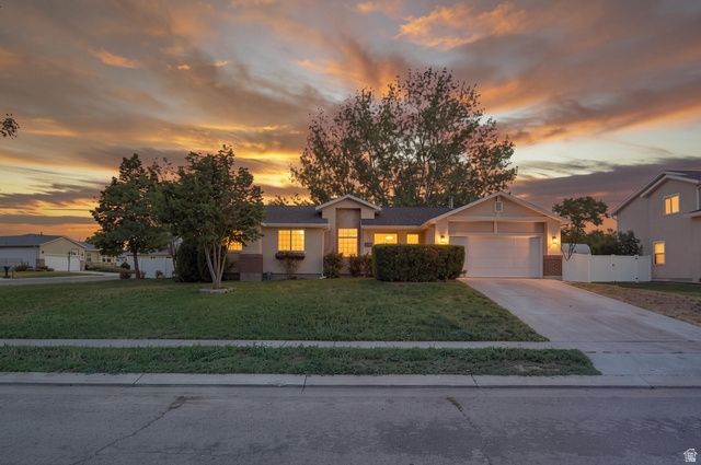 8434 S Windmill Dr
                     MLS #2175211