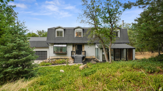 Main photo for 90 E Broadhollow Dr