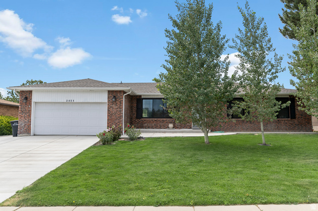 2451 W Tanya Ave
                     MLS #2175424