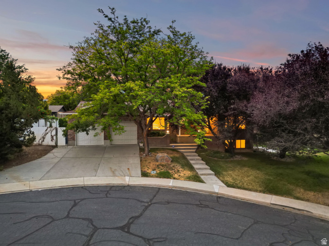 889 S Fox Hill Dr
                     MLS #2175434