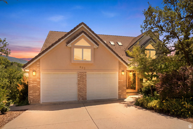 923 W Wilshire Ct
                     MLS #2175484
