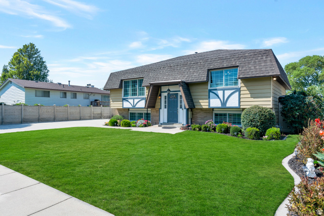 3268 W Hector Dr
                     MLS #2175596