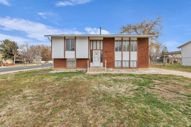 Main photo for 1118 N 575 W