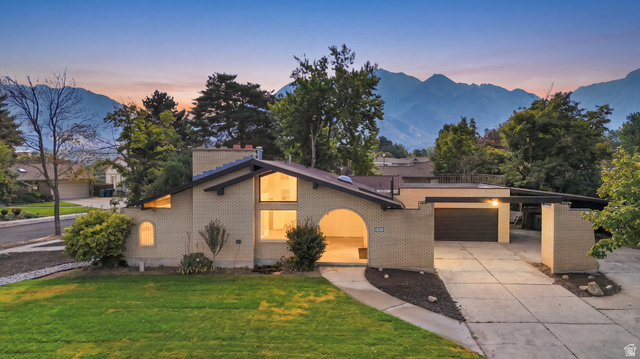 8261 S Maio Dr
                     MLS #2175635