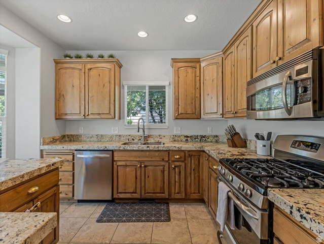 6662 S Tripp Ln W, Murray, UT 84123 — photo 12